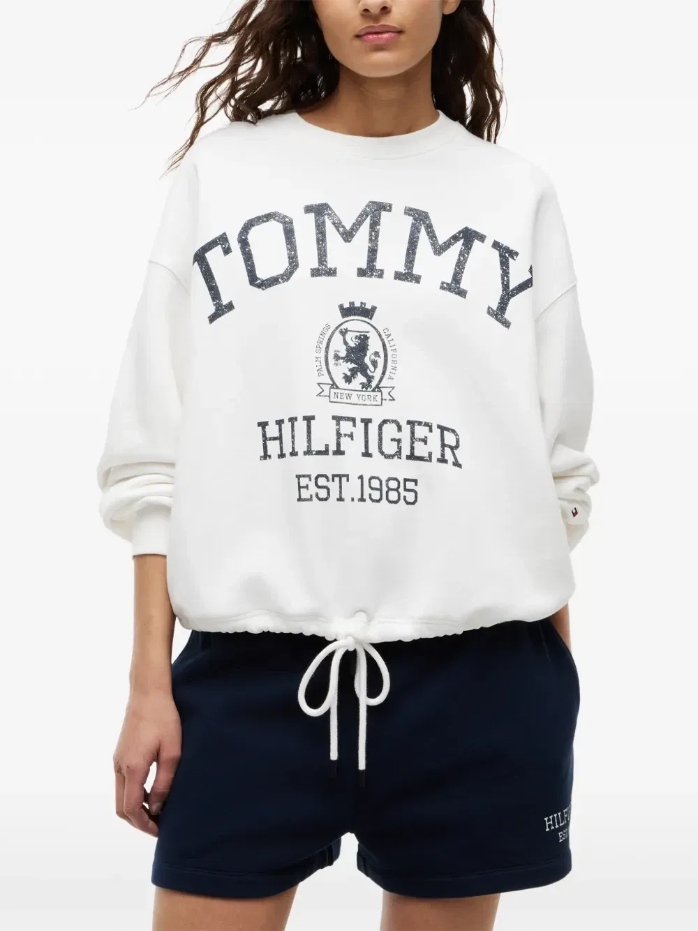 Свитер с кулиской по низу и принтом в виде герба Tommy Hilfiger, белый — фото 3