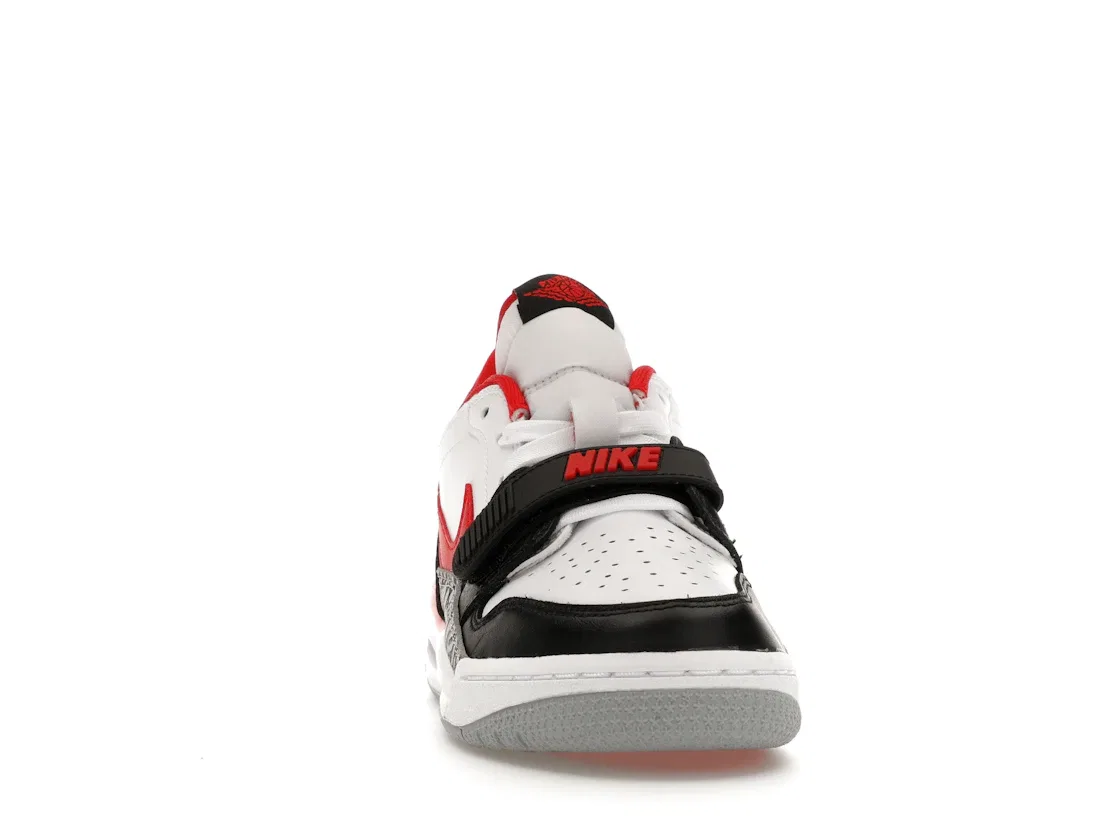Детские кроссовки Lifestyle Jordan Legacy 312 Low Jordan, White/Fire Red-Black-Wolf Grey — фото 2