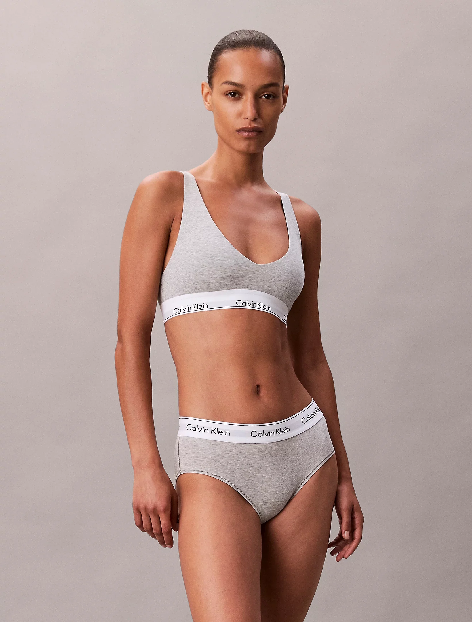 Бюстгальтер Calvin Klein Unlined Triangle Bralette, серый меланж — фото 2