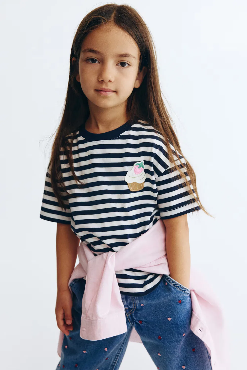Хлопковая футболка с аппликациями H&M, Weiß/Marineblau Gestreift