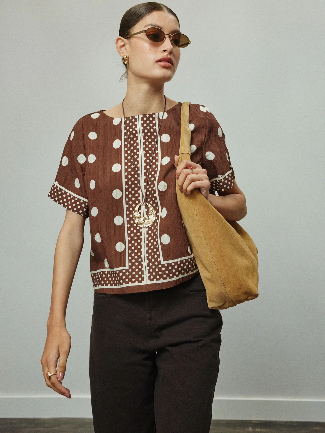 Next Шоколадно-коричневый/экрю-топ свободного кроя с короткими рукавами в горошек