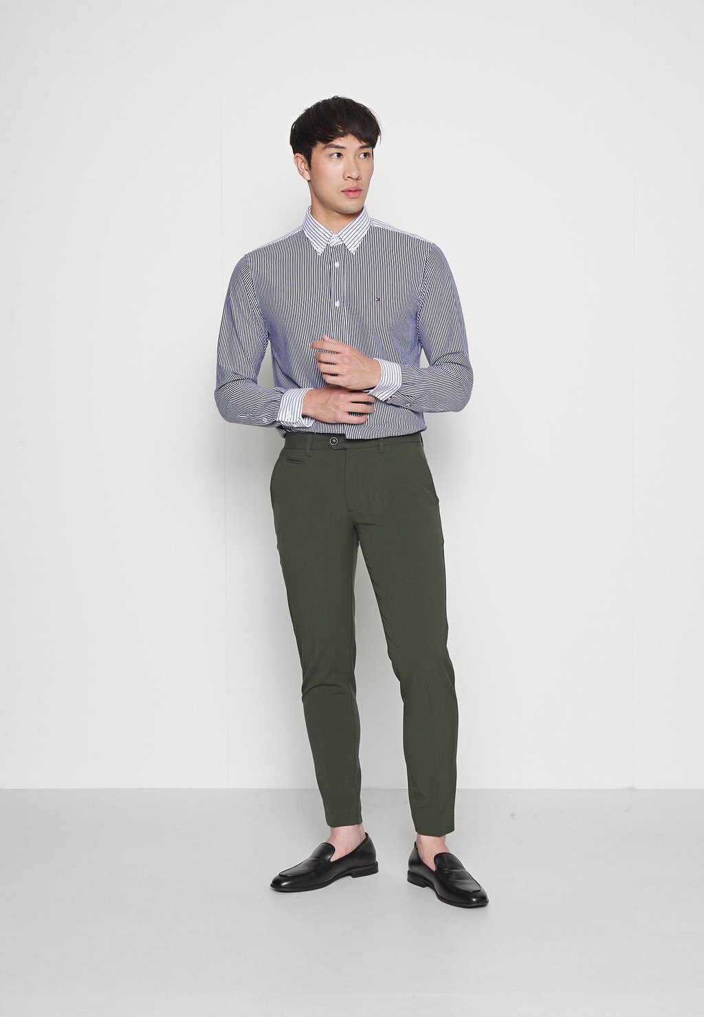 

Холщовые брюки Slim Fit Club Pants Lindbergh, темно-зеленый