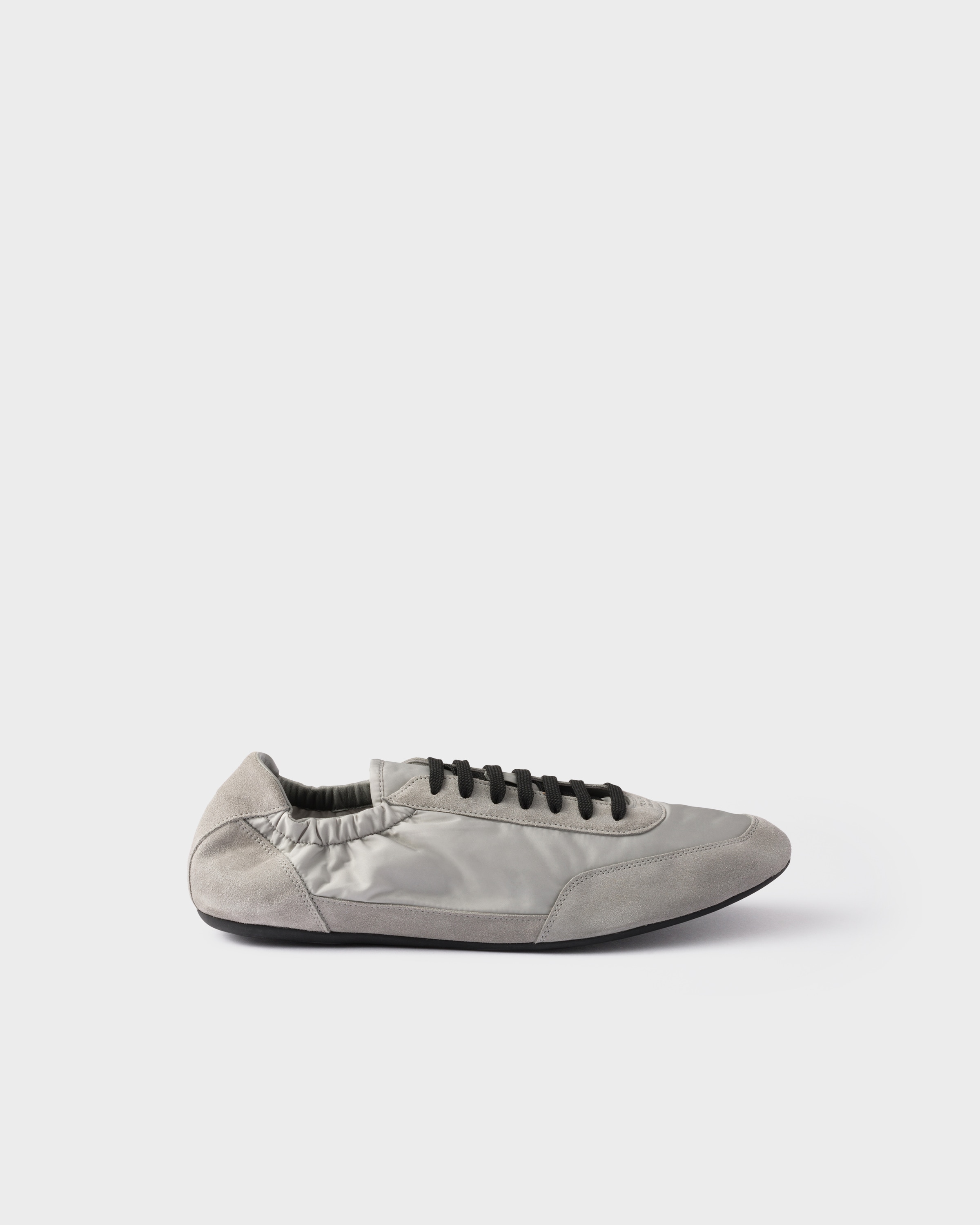 Кроссовки Collapse из Re-Nylon и замши на эластичной подошве Prada, серый — фото 2