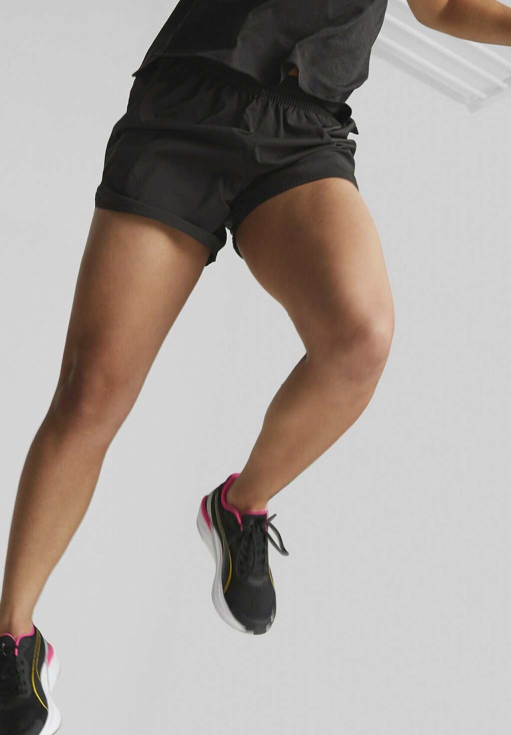 

Спортивные шорты Puma, черный