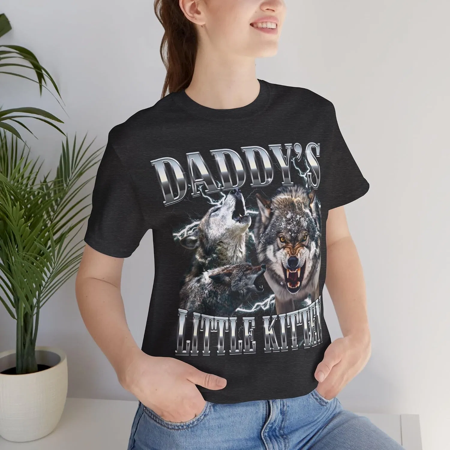 Женская футболка с принтом Daddy's Little Kitten, тёмно-серый меланж — фото 2