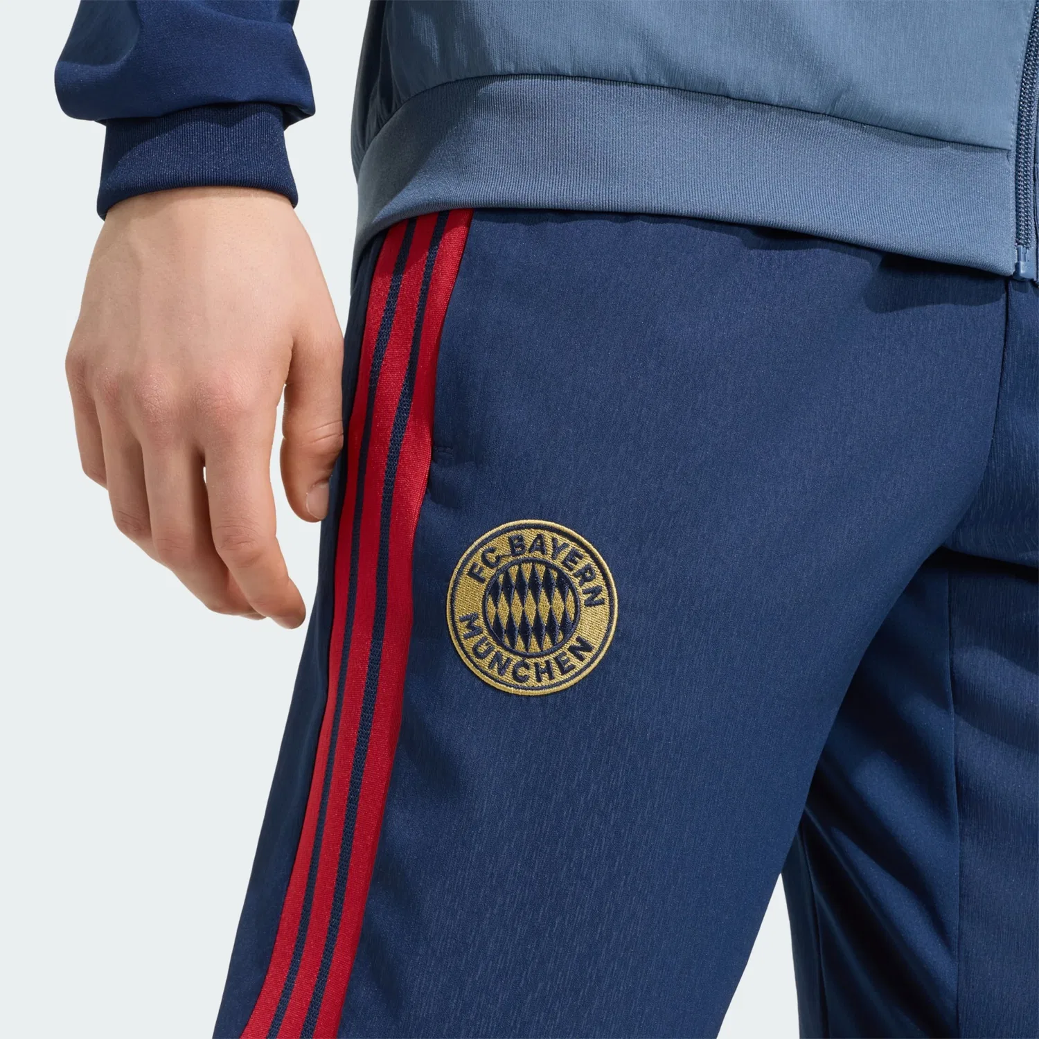 Спортивные брюки Adidas Performance Slim fit FC Bayern München 26/27 в темно-синем и опаловом цветах — фото 4