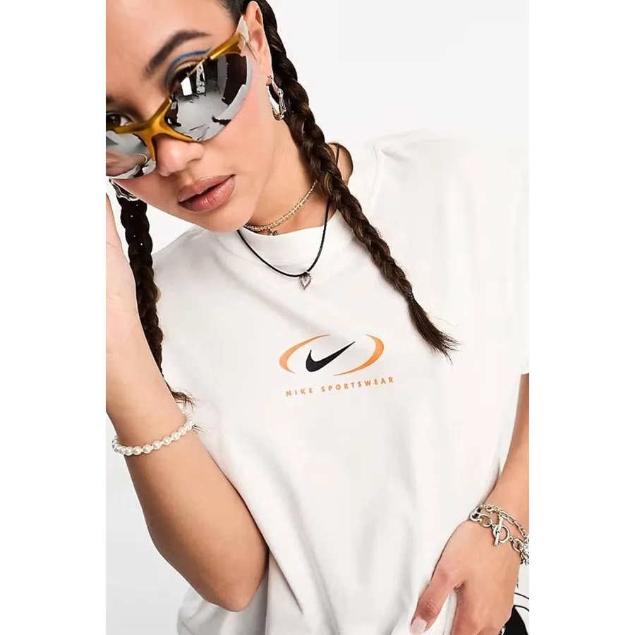 Женская футболка из хлопка Nike Sportswear Loose Fit Tee Bfoosh, Белый — фото 3