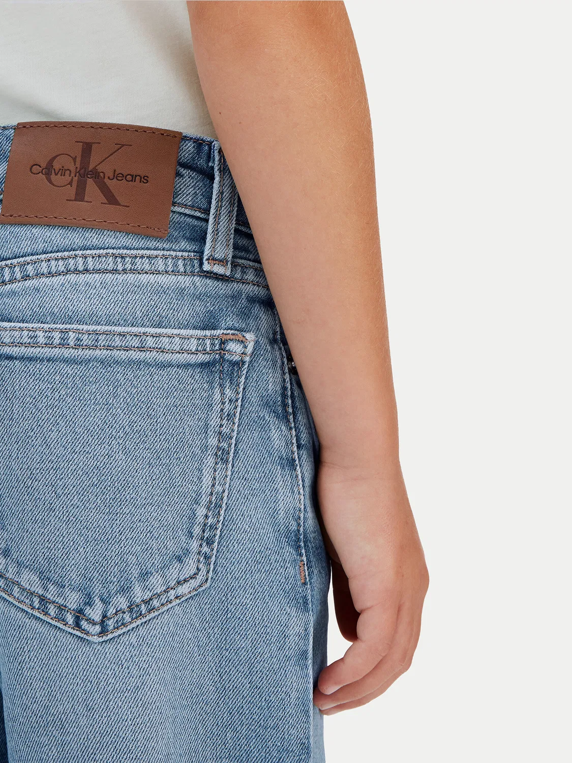 Джинсы с широкими штанинами для девочки Calvin Klein Jeans, синий — фото 4