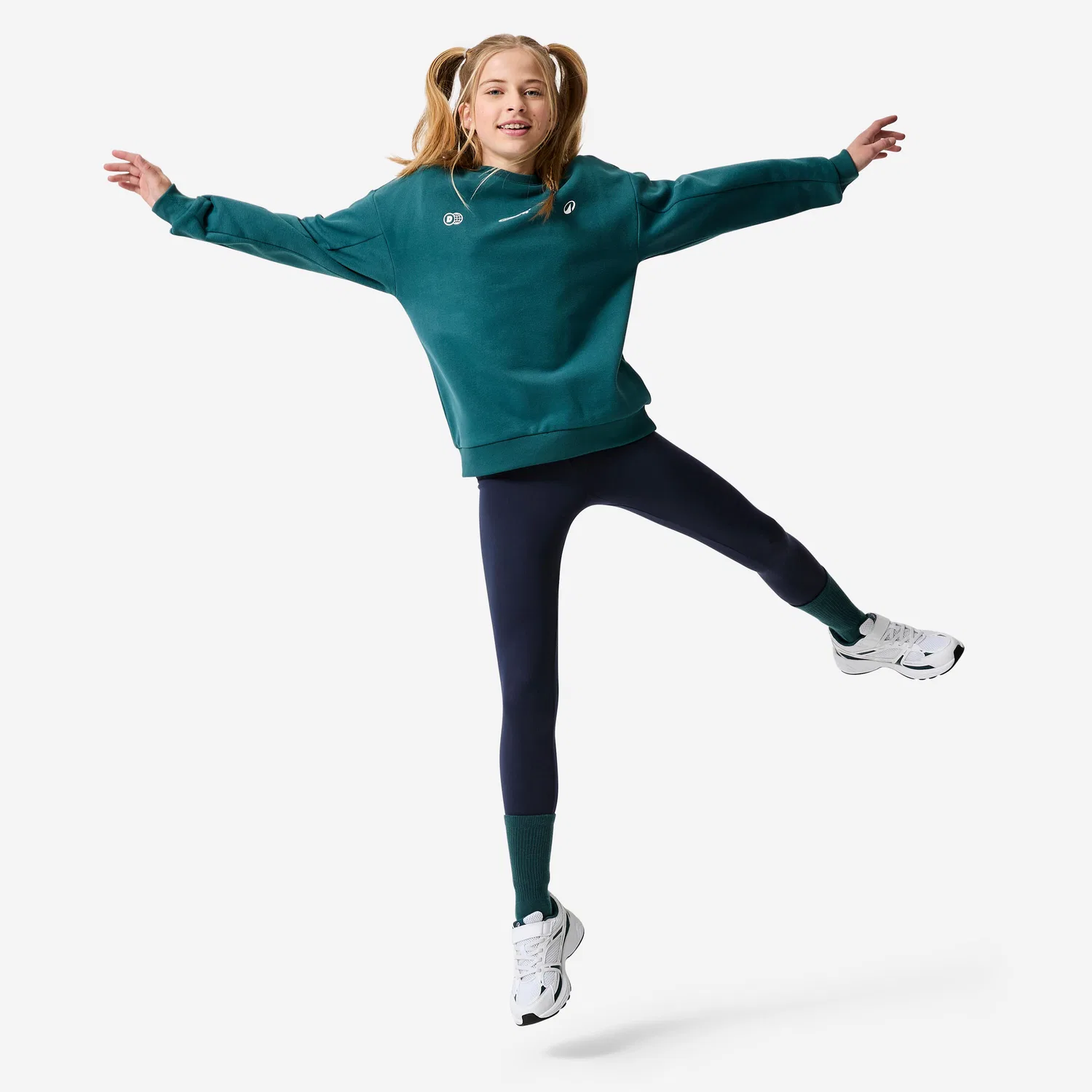 Детский свитшот из футера с принтом Sweatshirt Kinder Rundhals Molton warm Decathlon, Бlaugrun — фото 2
