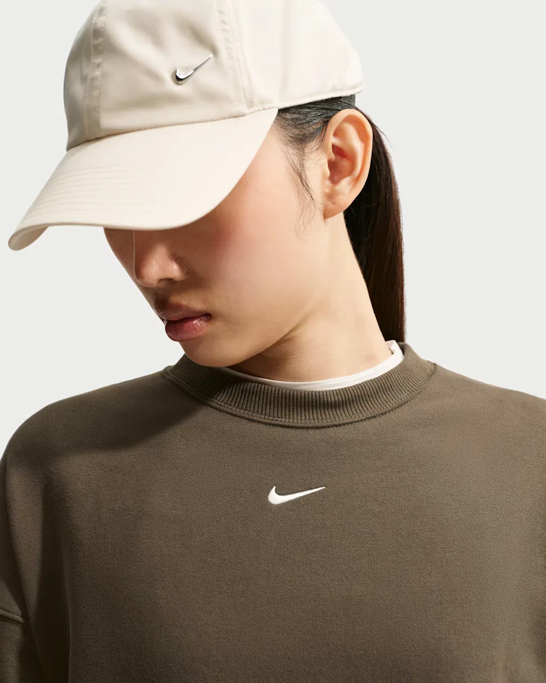 Женская толстовка оверсайз с круглым вырезом Nike Studio Fleece Medium Weight, Dark Hazel/Sail