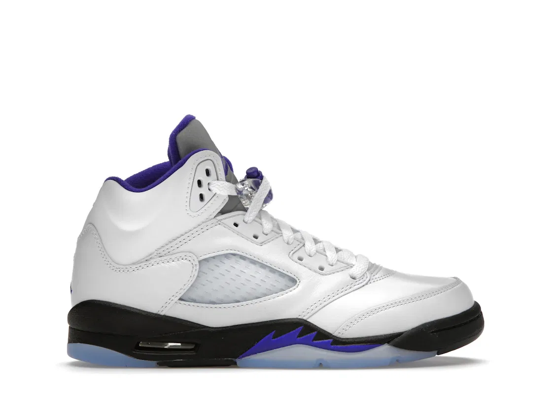 Детские кроссовки Lifestyle с контрастными акцентами Jordan 5 Retro, White/Dark Concord-Black
