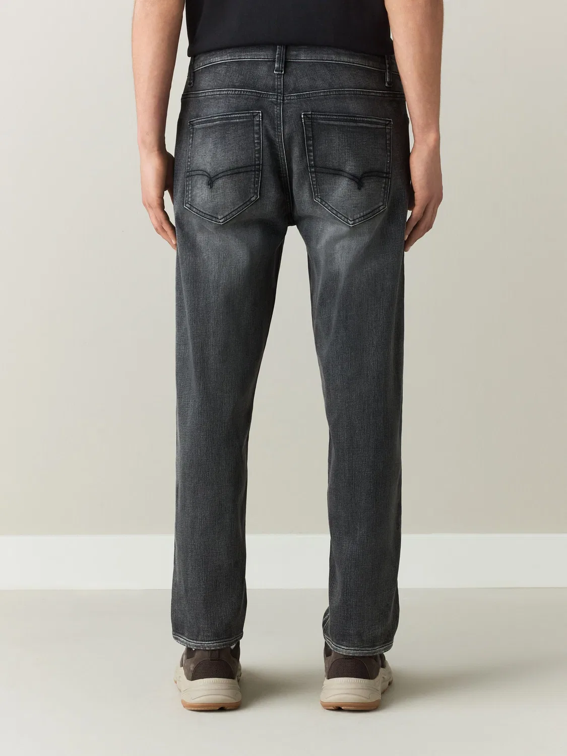 Джинсы Regular Tapered Fit Motionflex с льном Next, серый — фото 4