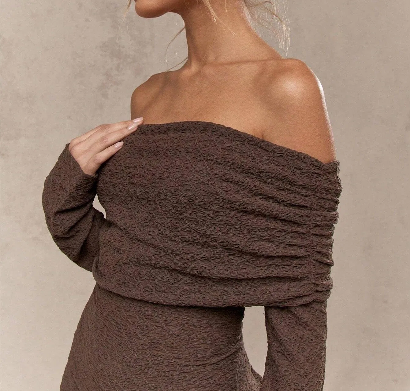 Женское облегающее мини-платье с рукавами Off Shoulder, Brown — фото 4