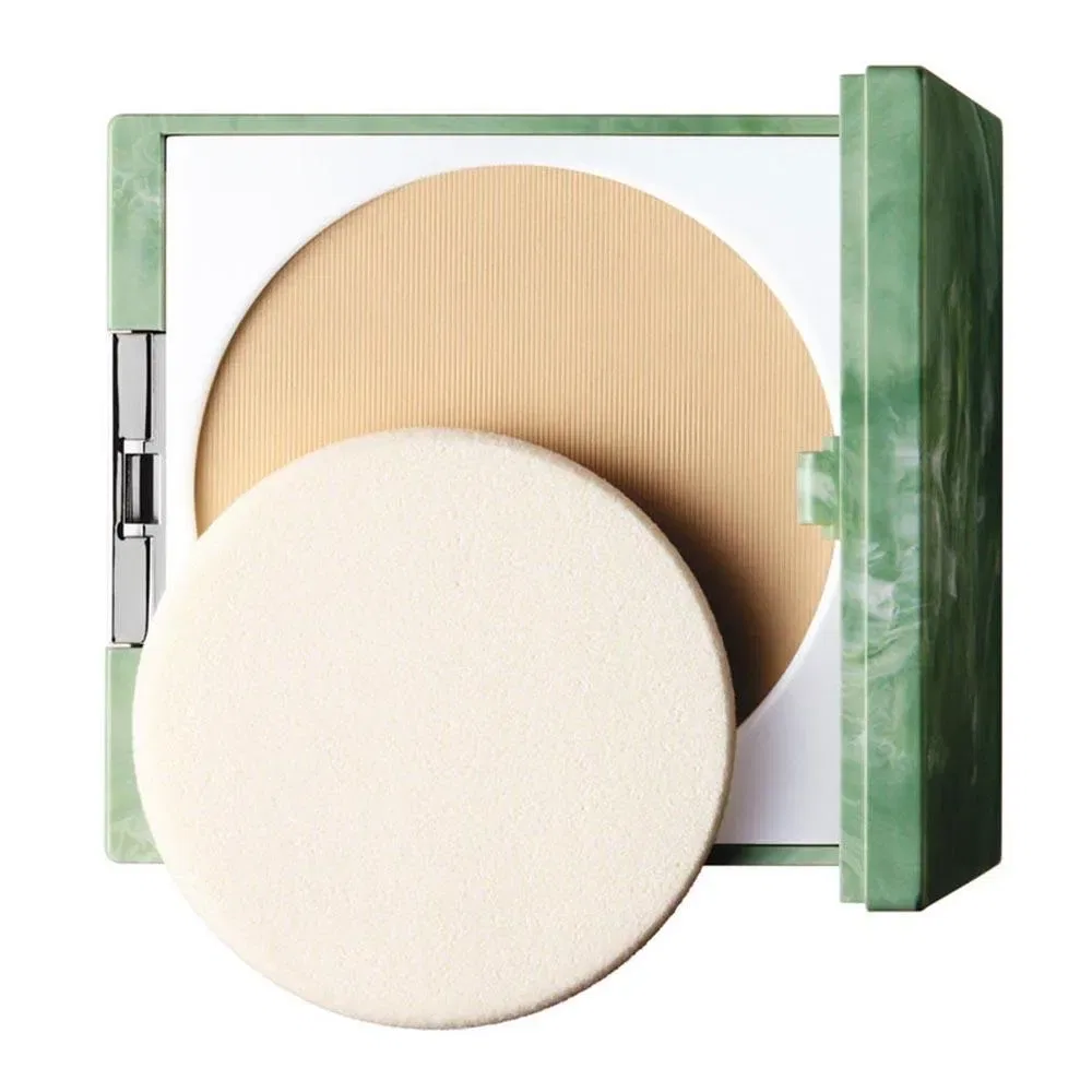 Пудра компактная Almost Powder Makeup SPF15 Clinique, бежевый