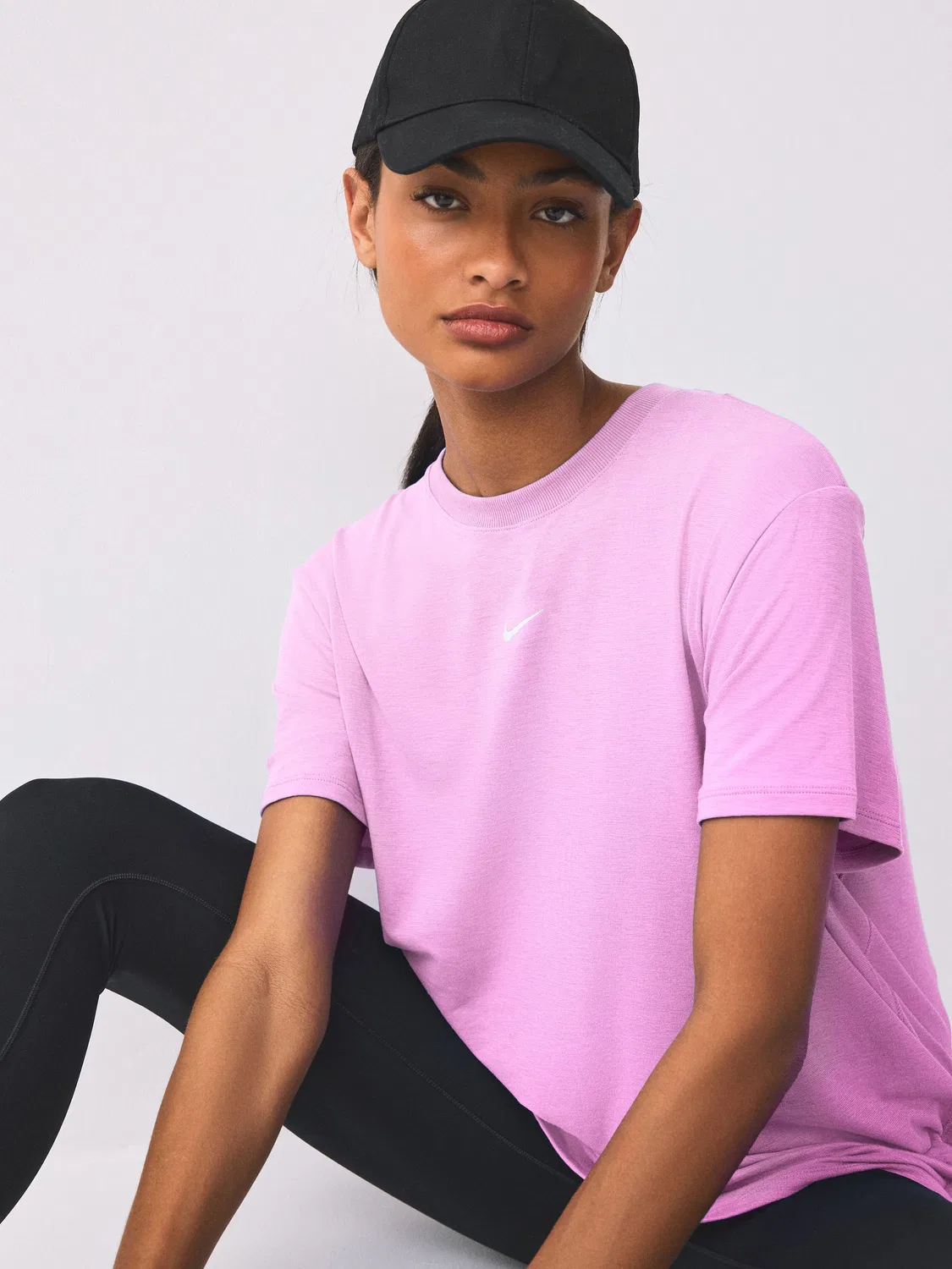 Футболка Nike One Relaxed Dri-FIT Nike, Magenta Pink