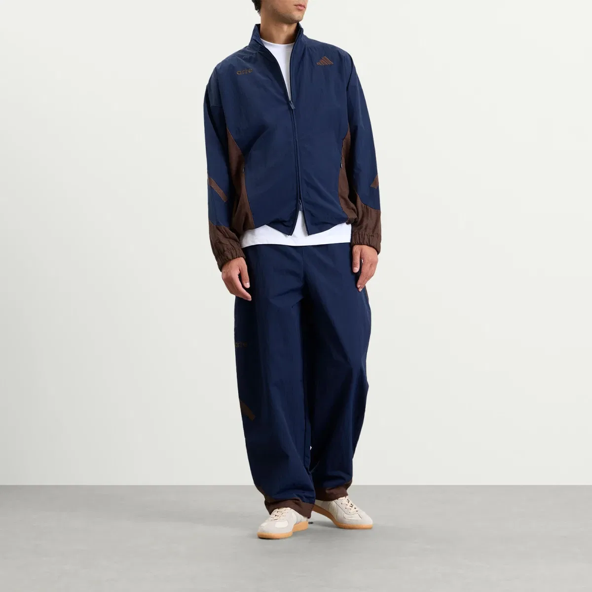 Штаны спортивные с принтом X arte z.n.e. track pant Adidas, Collegiate Navy & Dust Cargo — фото 4