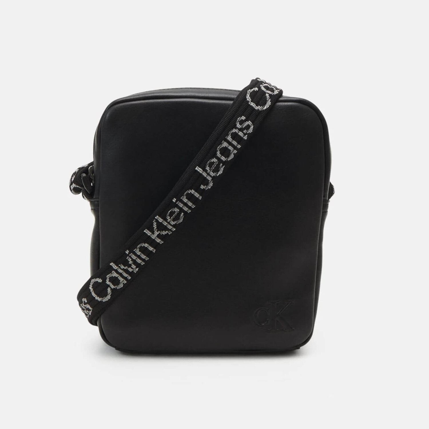 

Сумка Calvin Klein Jeans Ultralight Reporter18, черный