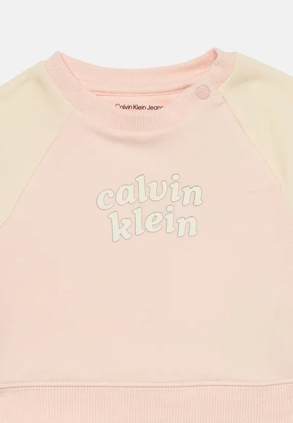 Комплект унисекс - толстовка Calvin Klein Jeans — фото 4