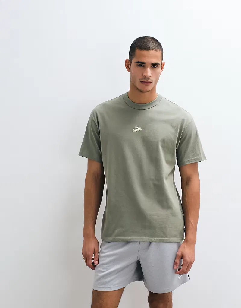 Футболка Nike Premium Essentials оверсайз хаки