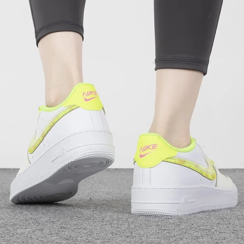 Кроссовки Nike Air Force 1 LV8, белый/желто-зеленый — фото 3