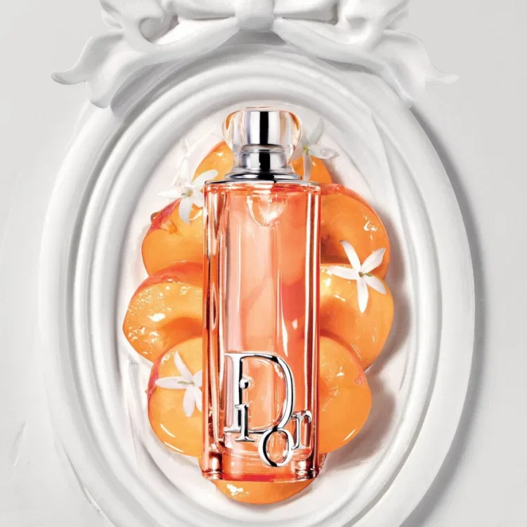 Парфюмерная вода DIOR New Version Enchantment Peach Immersive Perfume Peachy Glow Potpourri Accord 50 мл — фото 4