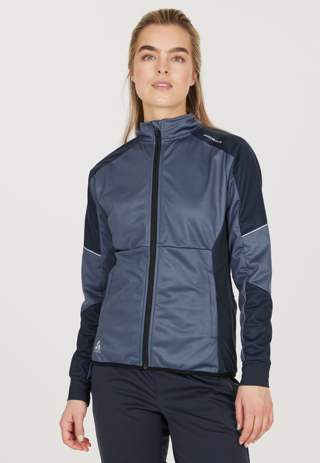 

Куртка тренировочная LUDMILLA Endurance, цвет serenity blue