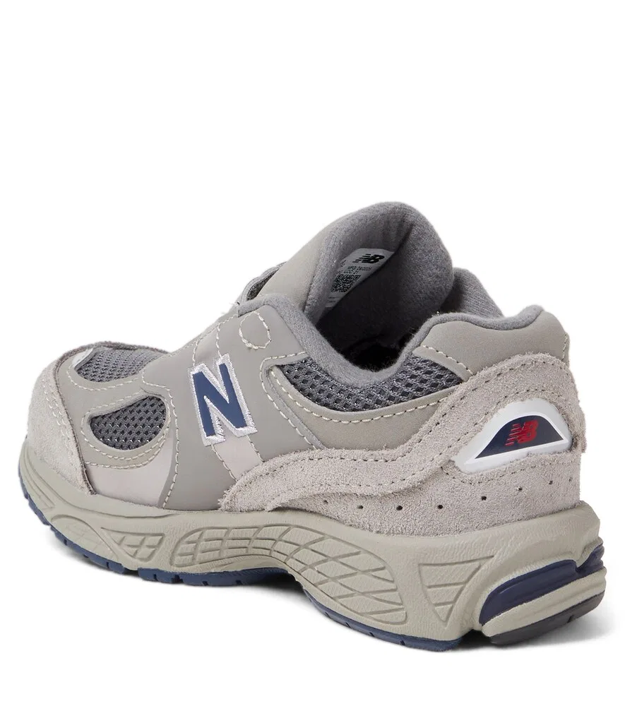 Кроссовки с замшевой отделкой 2002 года New Balance Kids, серый — фото 2