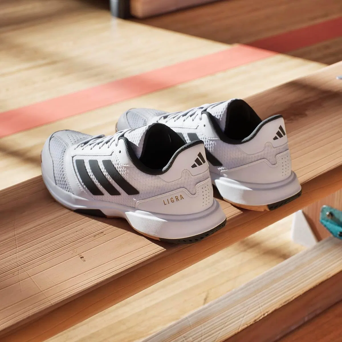 Мужские кроссовки Adidas Ligra 8 для игры в помещении, Cloud White Core Black Cloud White — фото 2