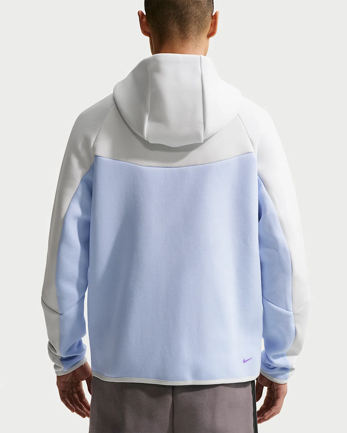 Мужская флисовая куртка-ветровка Nike Tech на полной молнии, Off White/Hydrogen Blue/Bright Violet — фото 2