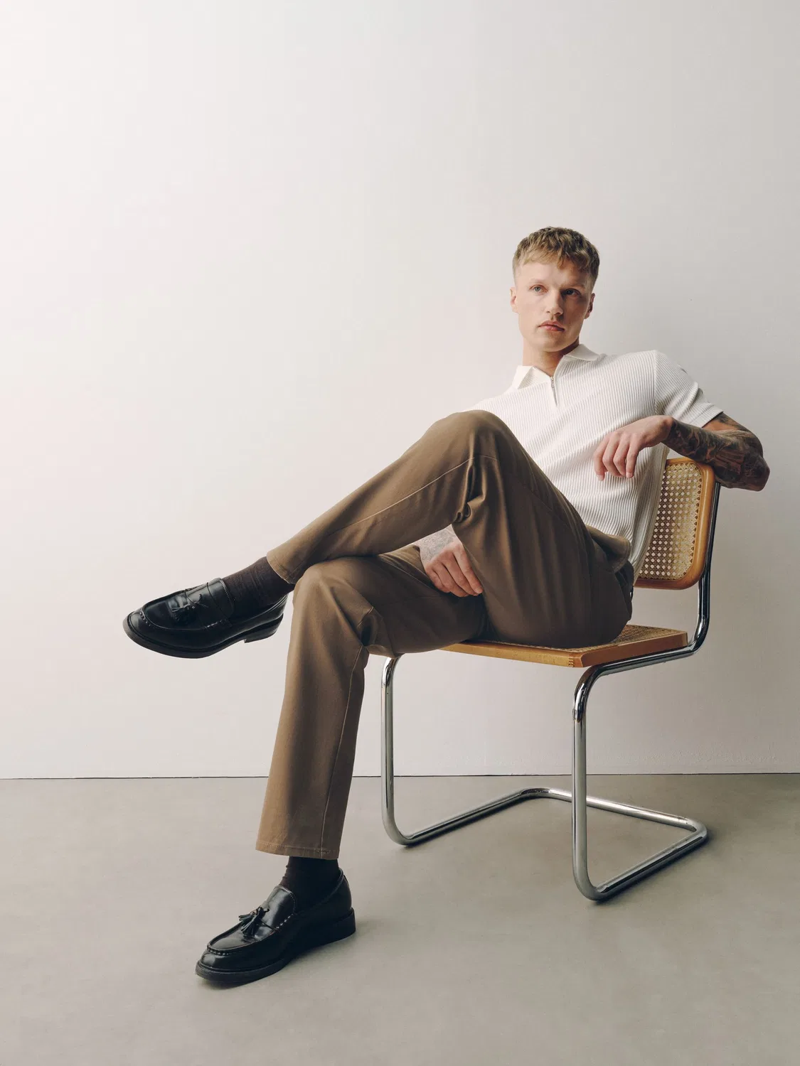 Чиносы Regular Tapered Fit Next, коричневый — фото 4