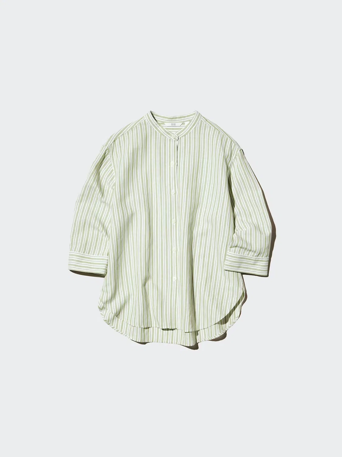 Рубашка Uniqlo, из смесовой льняной ткани, с открытым воротником и рукавом 3/4, синяя — фото 2