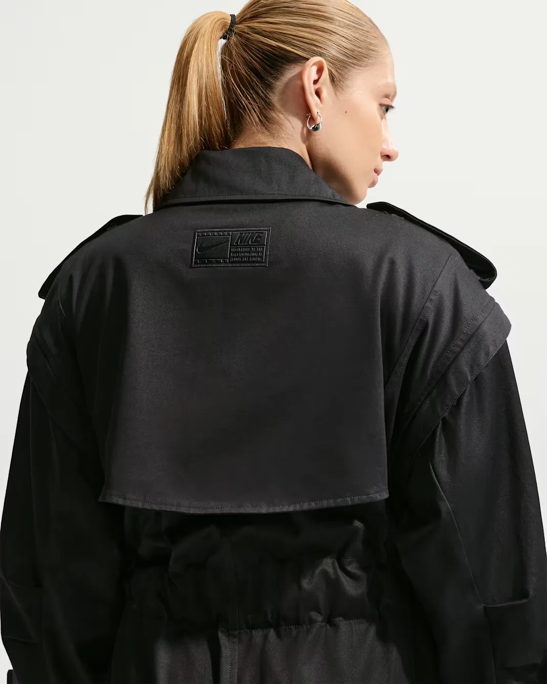 Женский тренч Nike Sportswear Airreverent, Black/Black/Black — фото 3