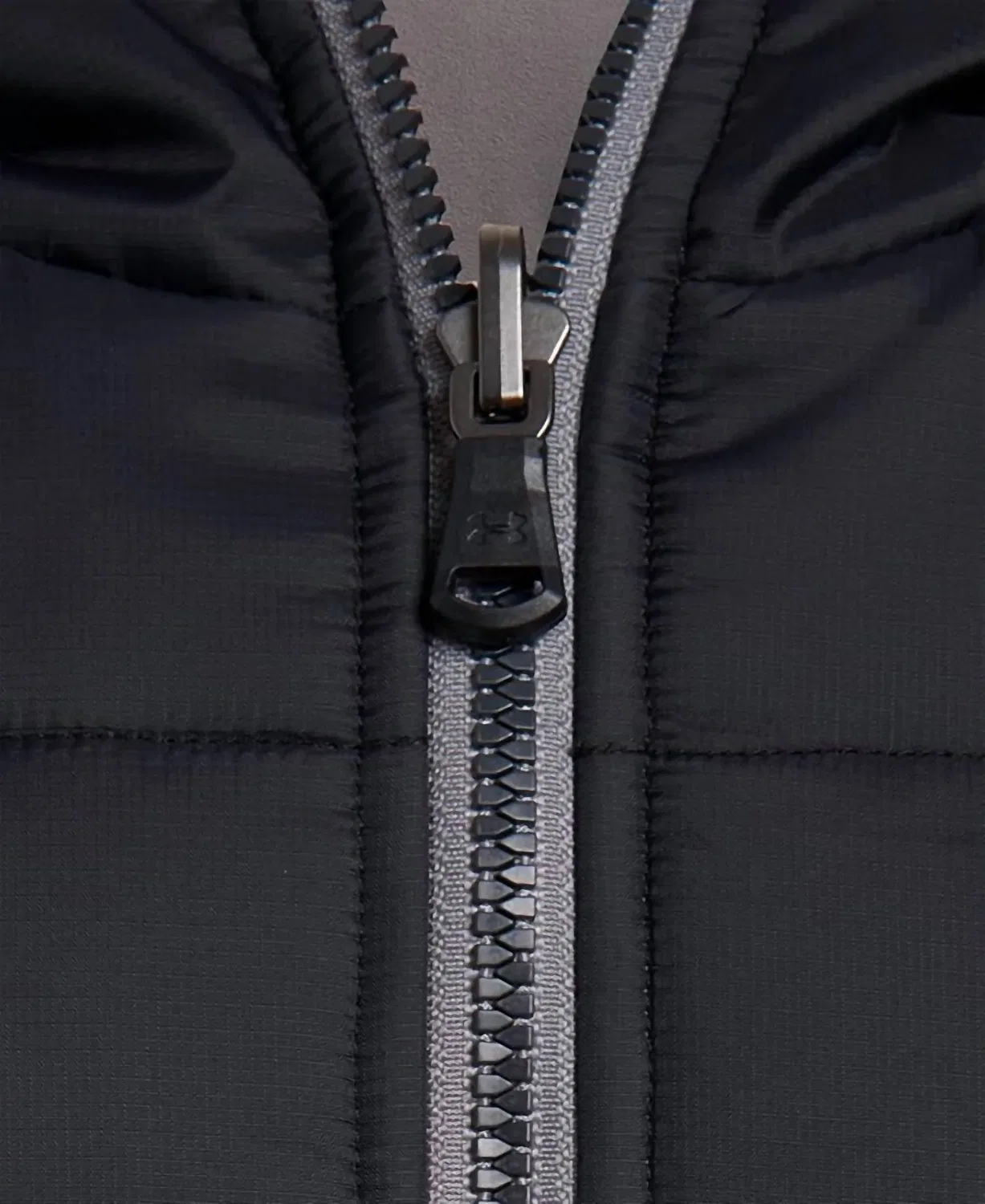 Детская куртка для мальчиков стеганая с капюшоном Under Armour, черный — фото 3