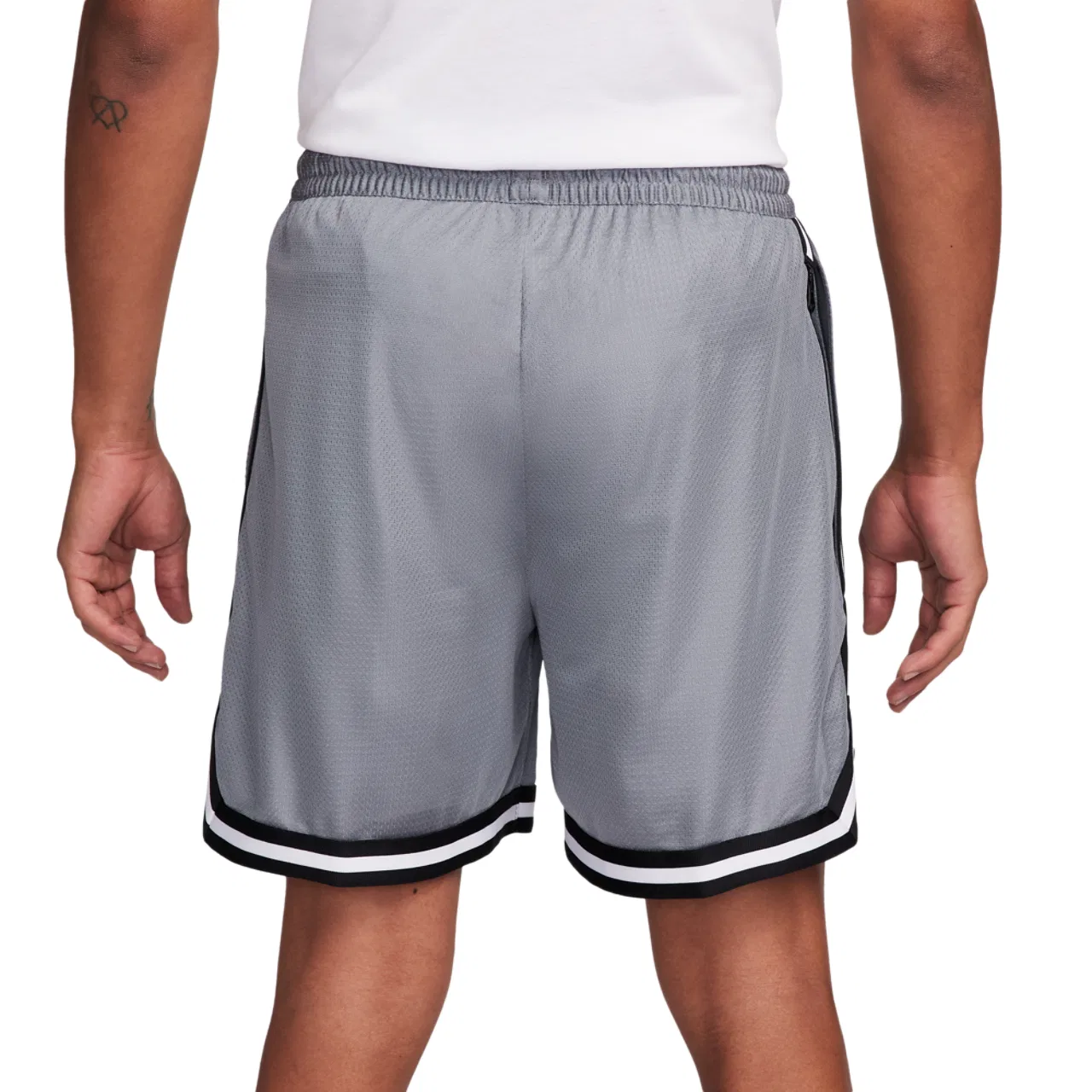 Мужские шорты Dri-FIT DNA 6" Nike, цвет Cool Grey/Black/Black — фото 2