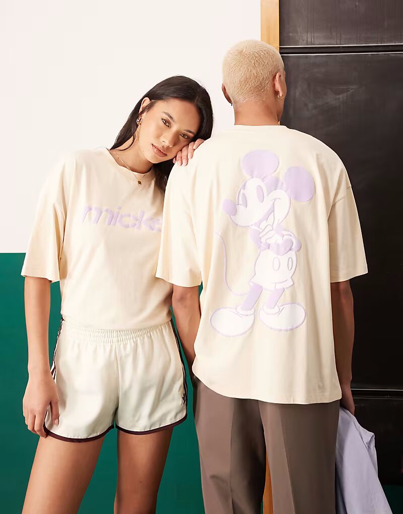 

Футболка унисекс оверсайз от ASOS DESIGN Disney с принтом Микки Мауса в молочном цвете