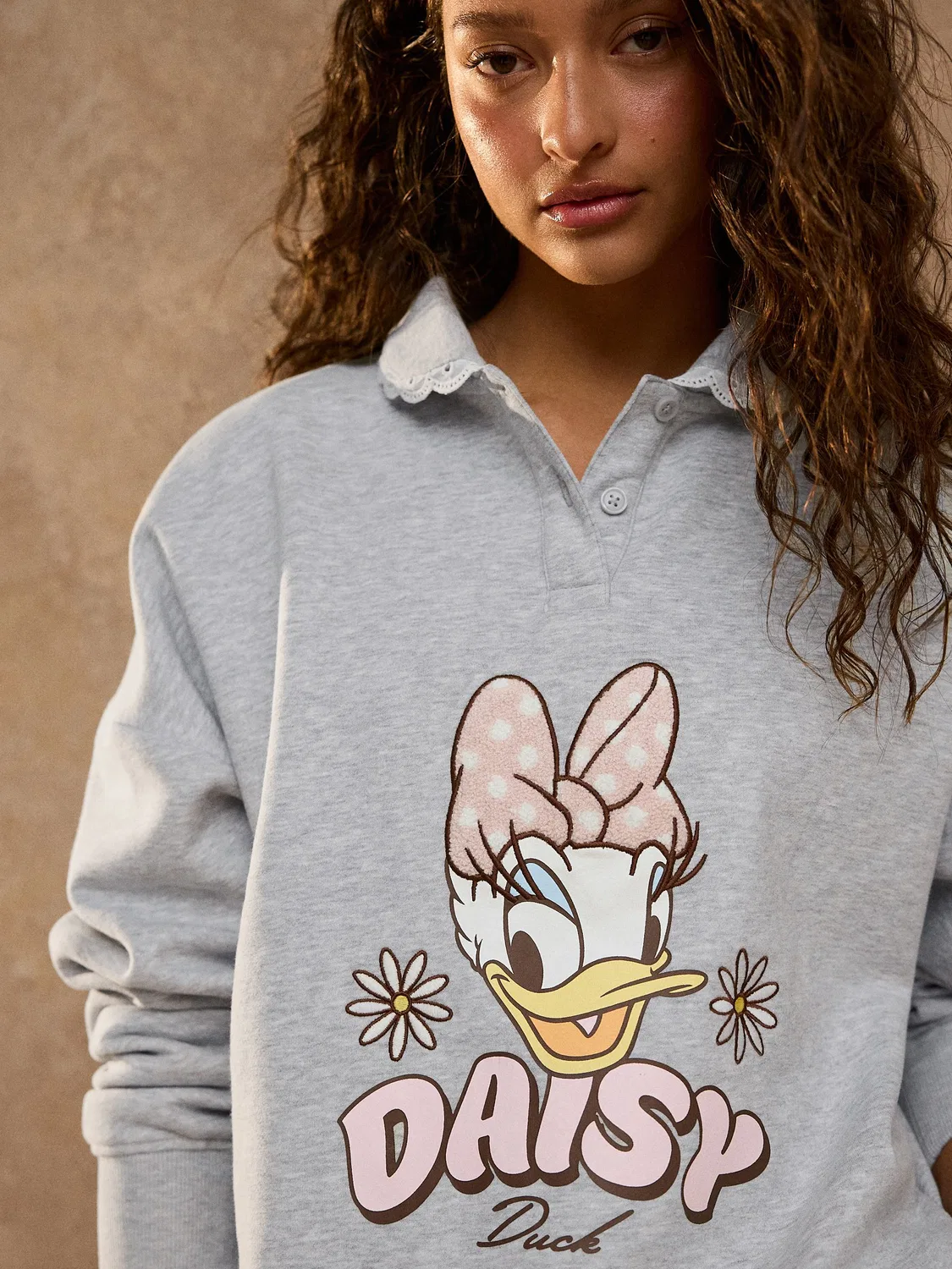 Next Серый - Толстовка с длинными рукавами и оборчатым воротником Daisy Duck — фото 4