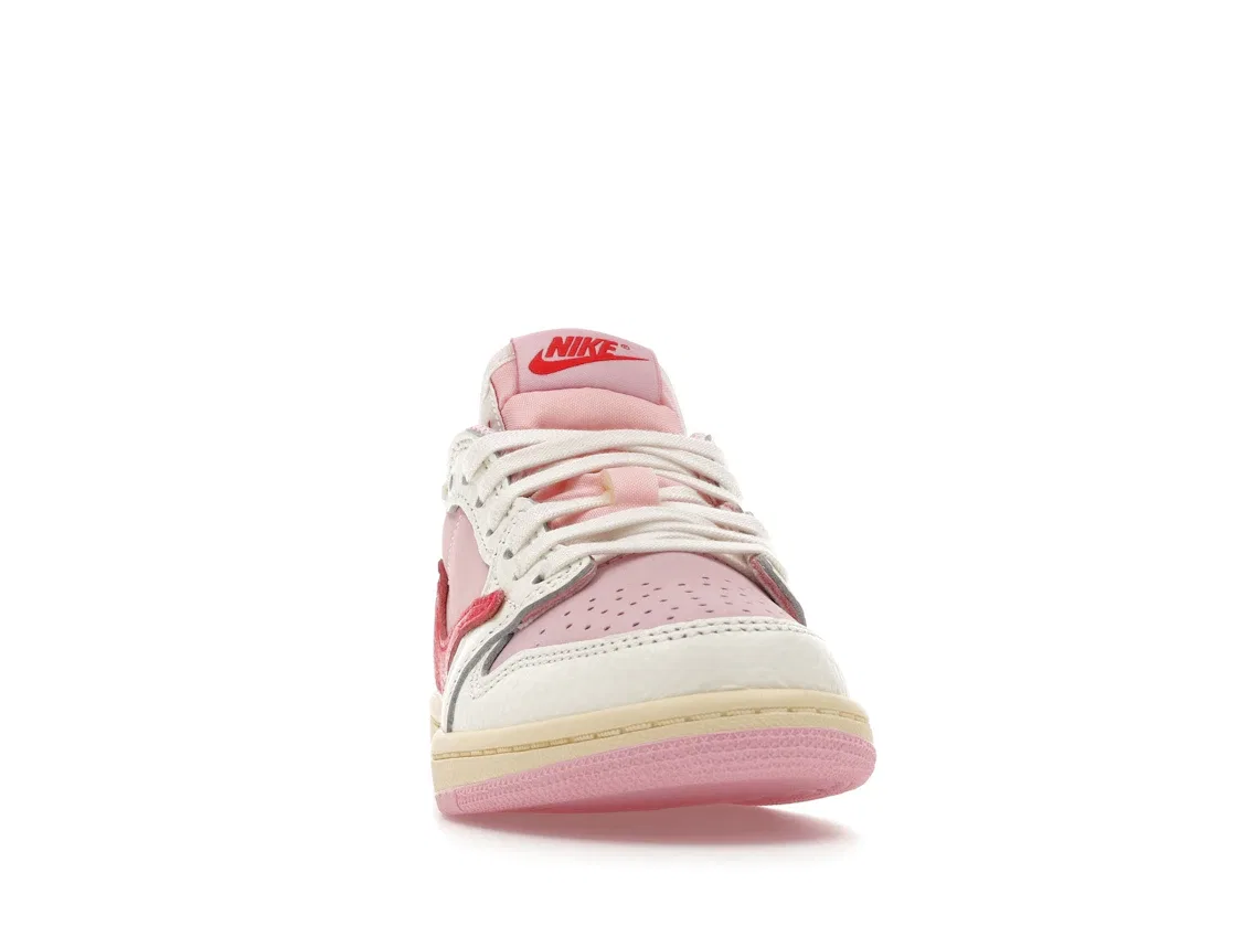 Детские кроссовки Lifestyle с реверсивным свушем Travis Scott Sail Tropical Pink Jordan 1 Retro Low OG SP Jordan, Sail/Tropical Pink/Shy Pink/Muslin — фото 2