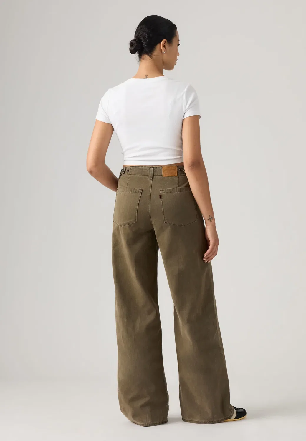 Усталость от широкой посадки на ноге - широкие ноги Levi'S, Canteen — фото 3