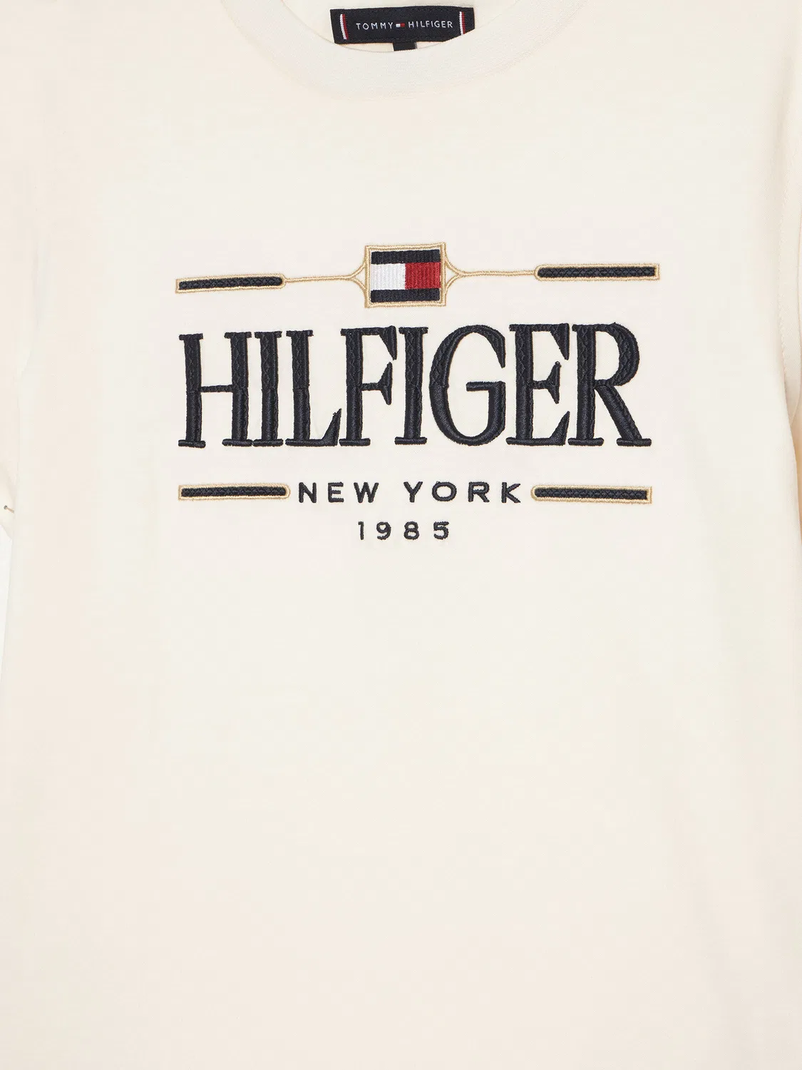 Футболка цвета экрю стандартного кроя для мальчика Icons Tommy Hilfiger, кремовый — фото 3