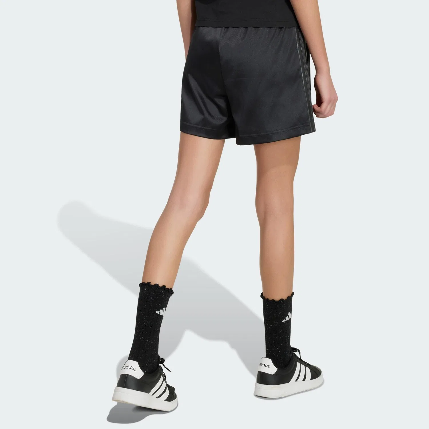 Детские шорты из сатина Satin Shorts Adidas, Schwarz Dunkelgrau — фото 3