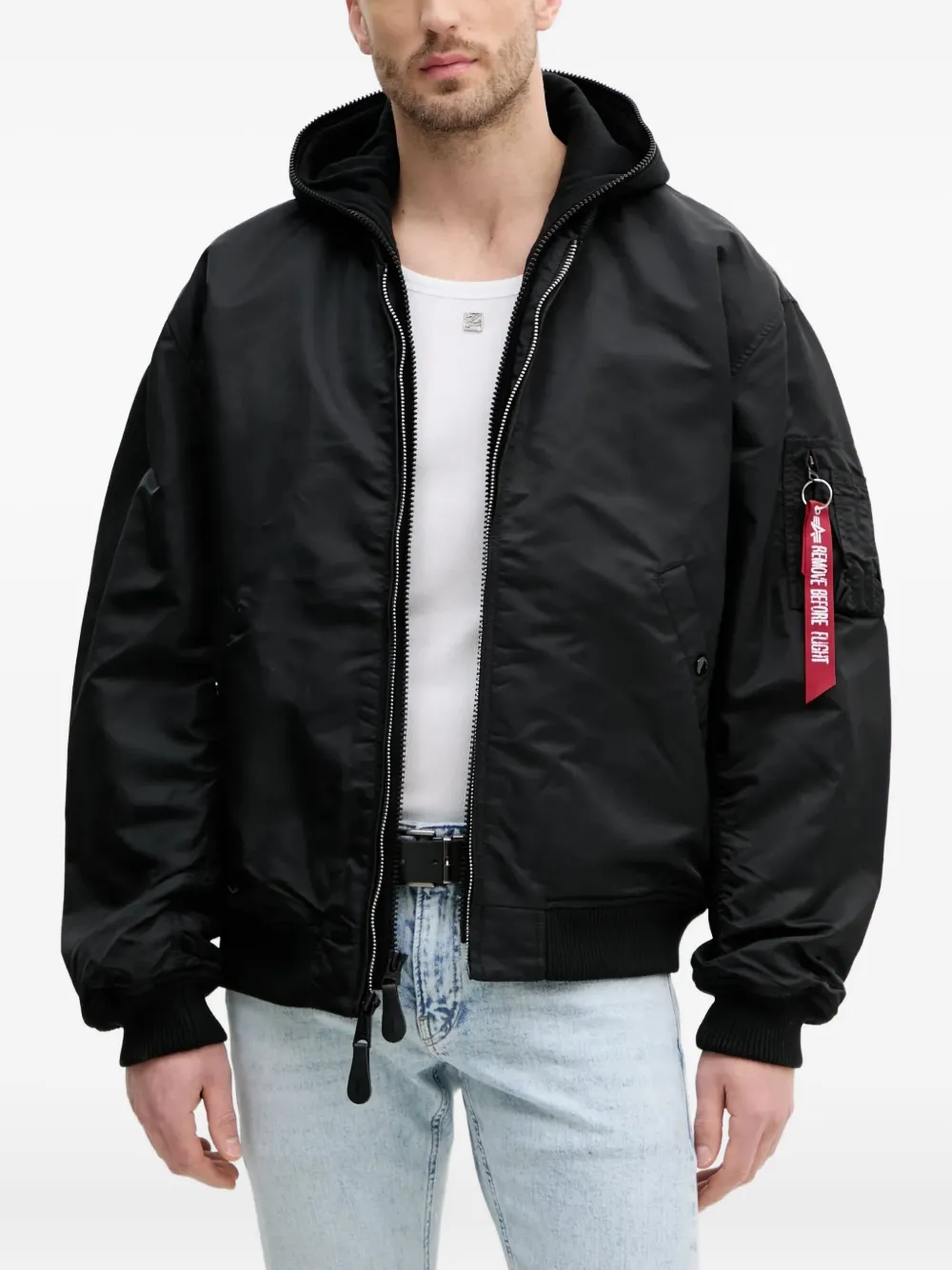 

Бомбер с капюшоном Alpha Industries, черный