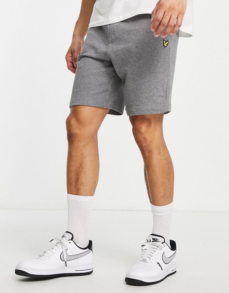 

Серые трикотажные шорты Lyle & Scott