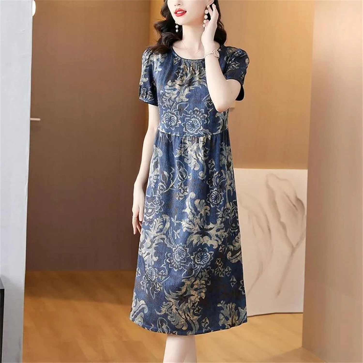 Женское сатиновое платье миди с цветочным принтом Vintage, Blue — фото 2