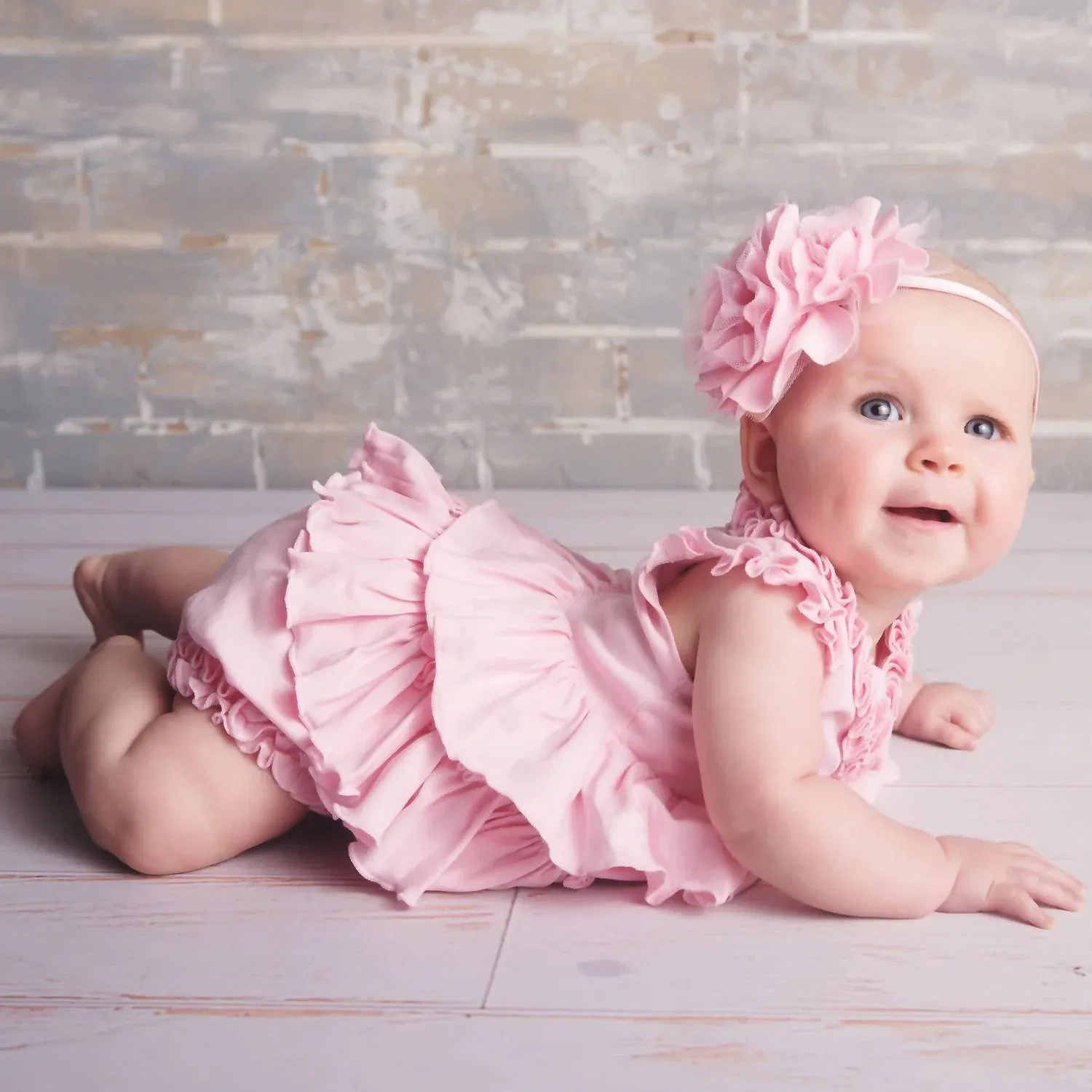 Детский боди-комбинезон для девочек с оборками Lotus Lemon Loves Layette, розовый — фото 2