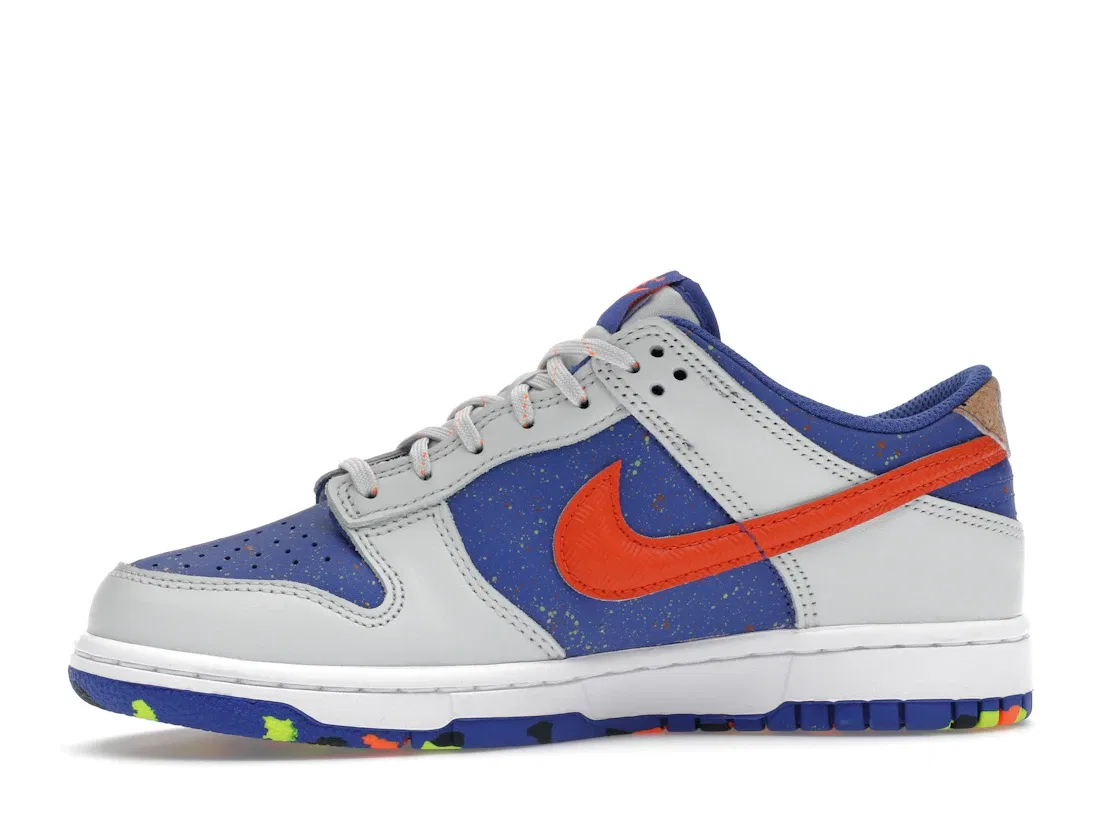 Детские кроссовки Lifestyle Nike Dunk Low, Photon Dust/Astronomy Blue/Volt/Total Orange — фото 3