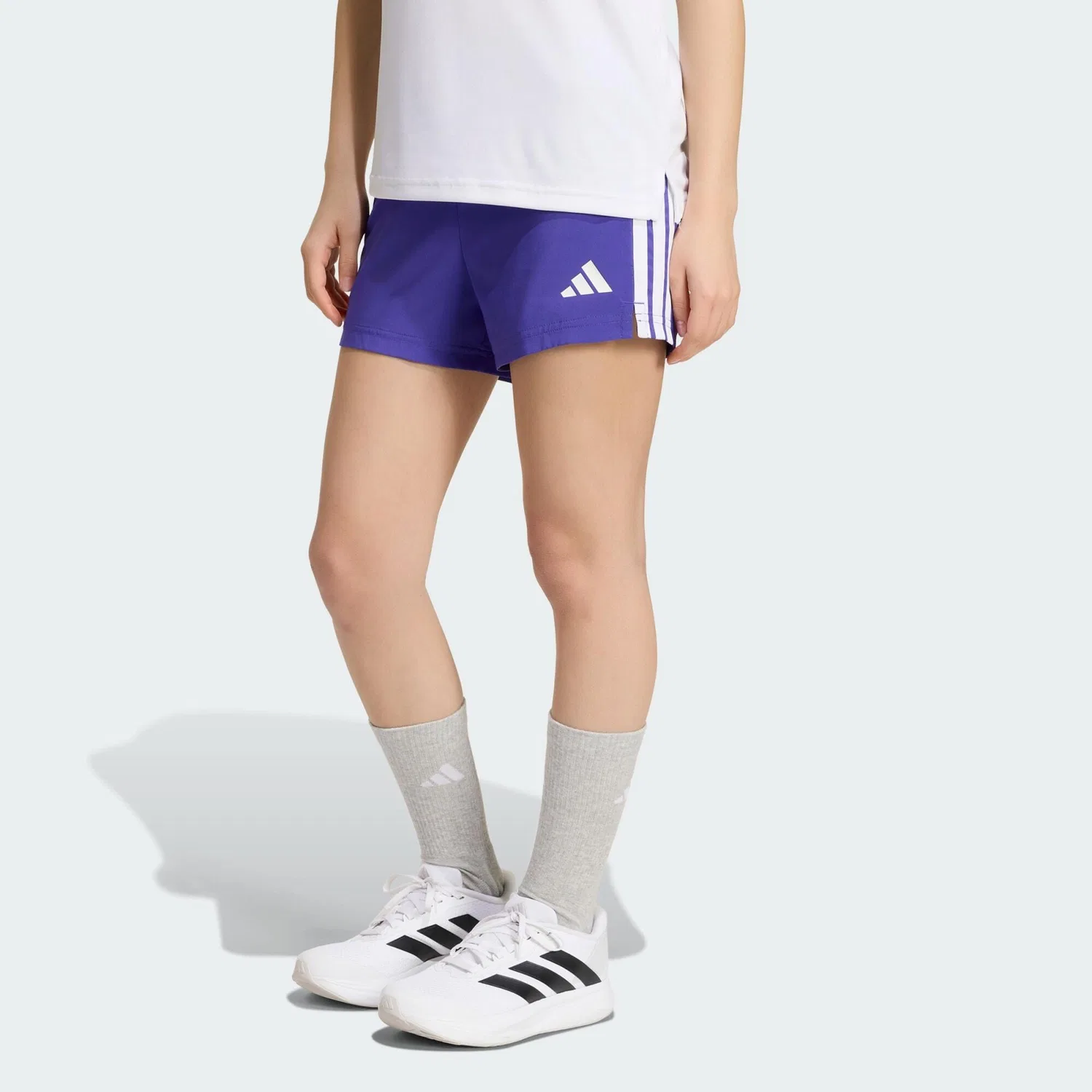 Детские шорты с 3 полосками Train Essentials 3-Streifen Kids Shorts Adidas, Violett Weiss — фото 2