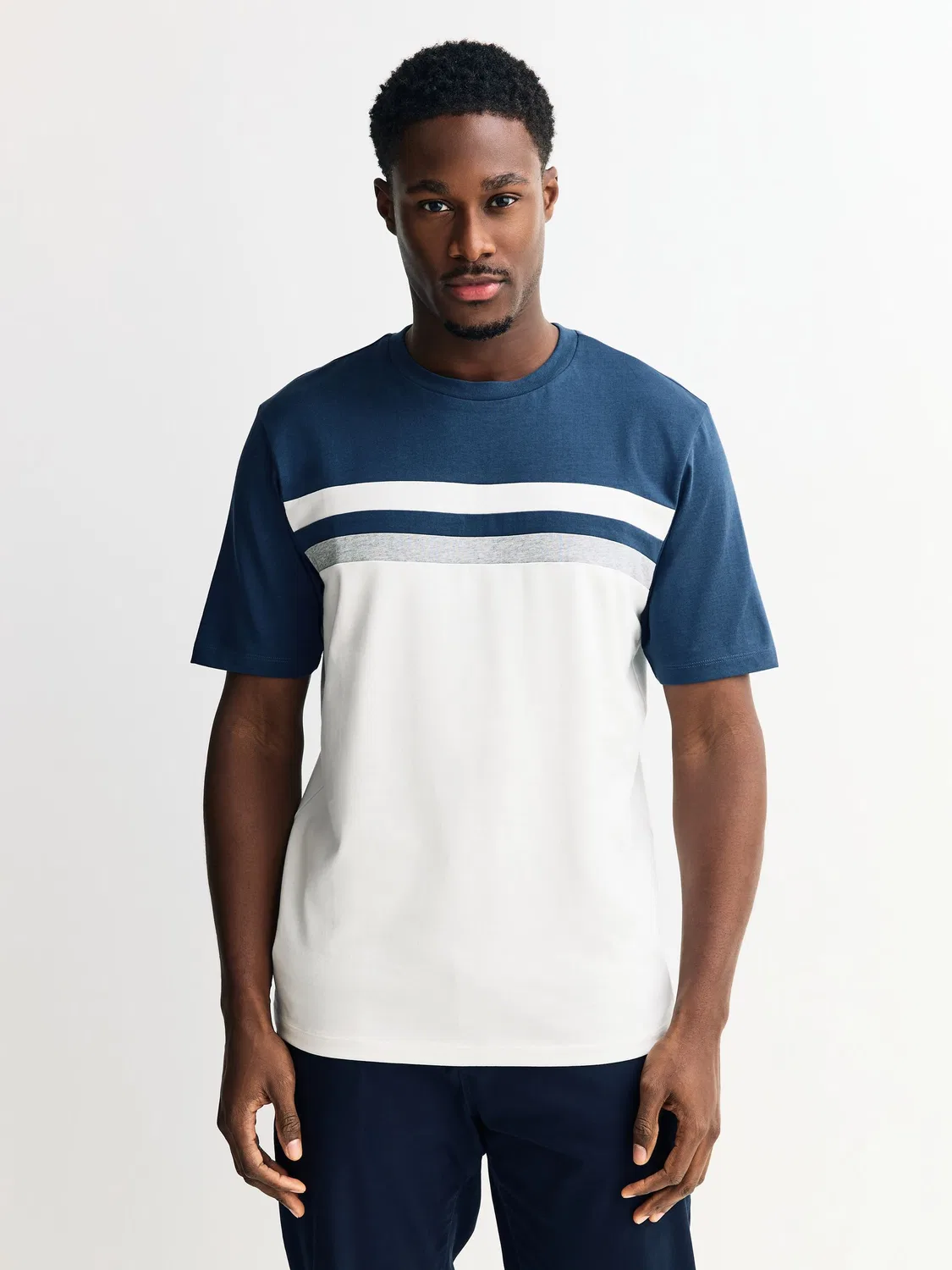 Футболка Regular Fit, цвет блок, 3 шт Next, зеленый/коричневый/синий — фото 4