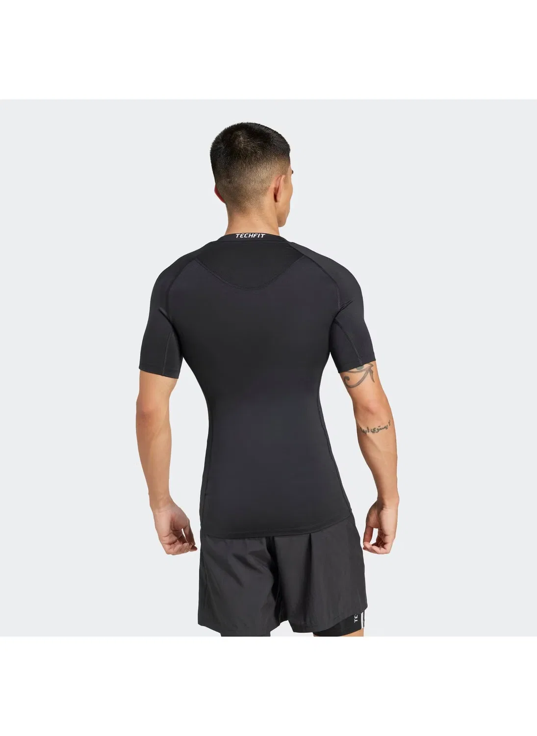 Футболка компрессионная с логотипом Techfit compression Adidas, черный — фото 2