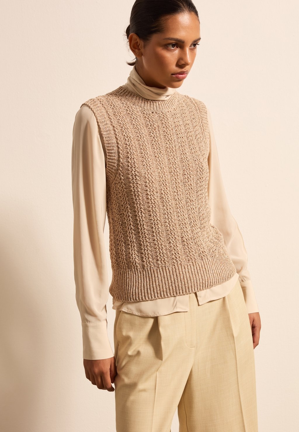 

Топ CLOSED Stefanel, бежевый