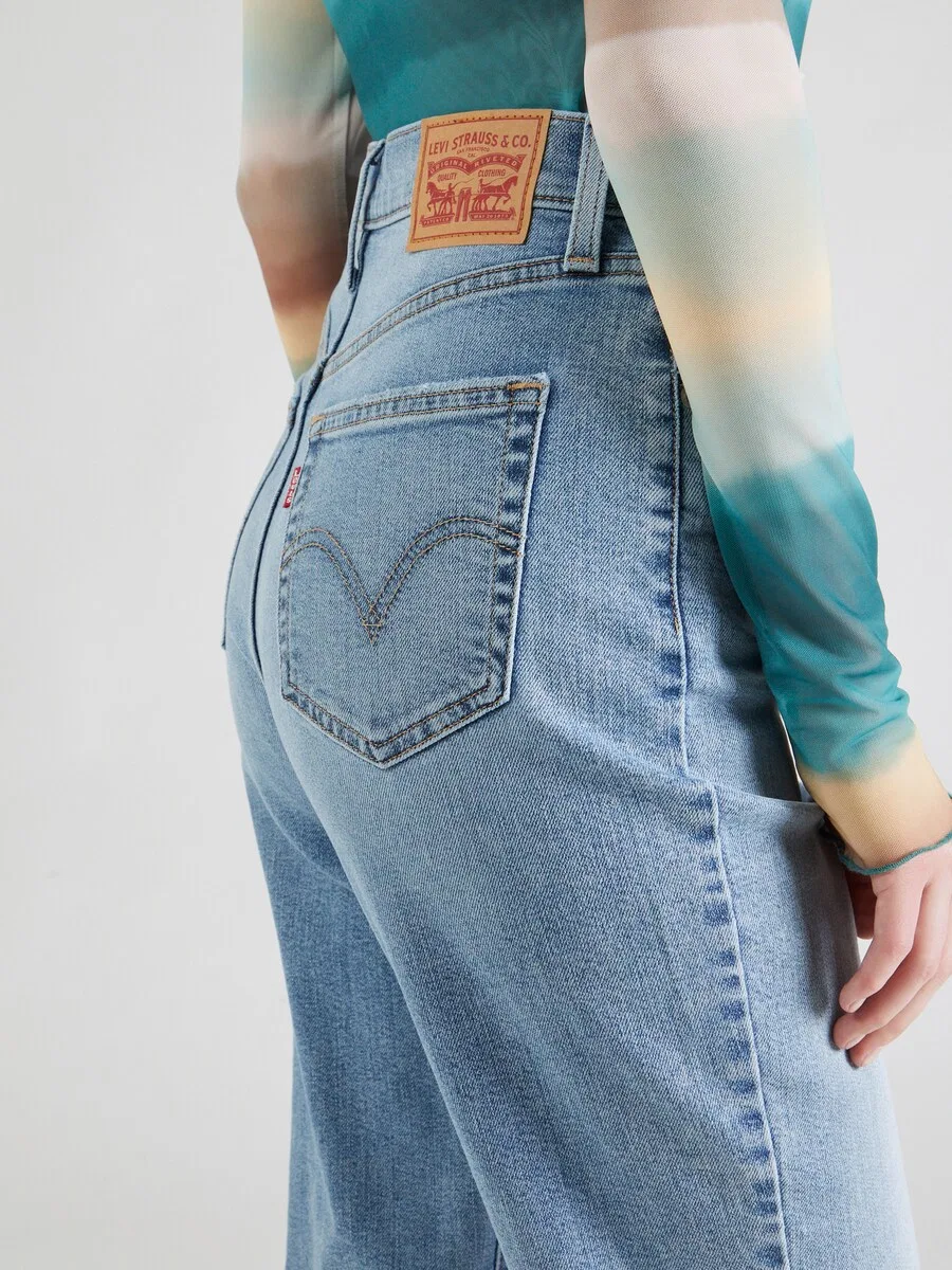 Зауженные джинсы LEVI'S светло-голубого цвета — фото 2